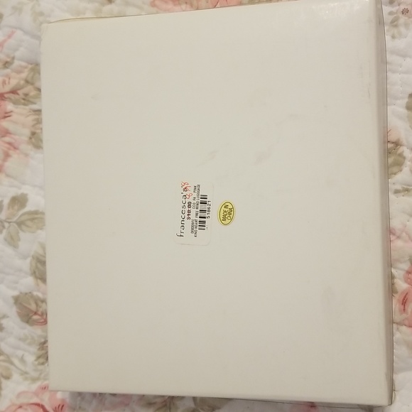 $5 ITEM. Luggage tag and passport holder. MUST BUNDLE WITH TWO OTHER ITEMS - Picture 2 of 5